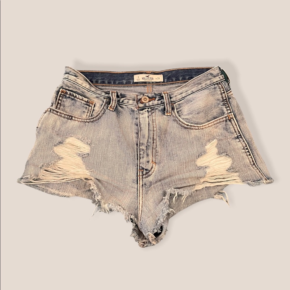 Distressed High-Waist Surfer Chic Denim 🩳🏄‍♀️